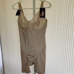 Maidenform Firm Control Lace Singlet 40C NWT Color LLF Style 2045 Tan